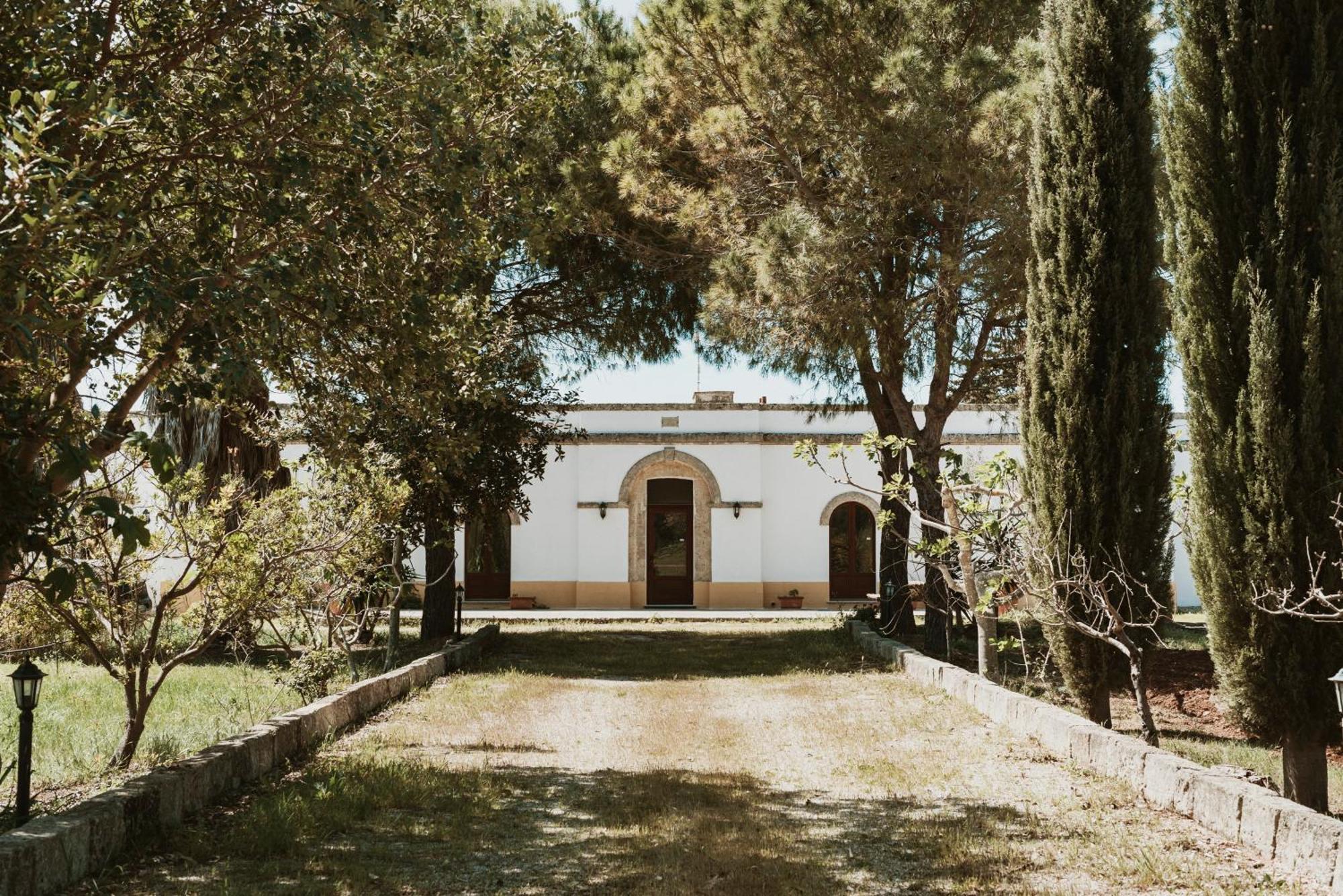 Bio-Agriturismo Masseria La Palombara Сальве Экстерьер фото